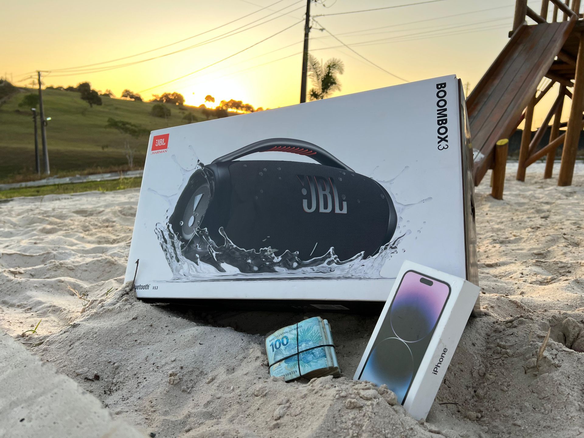 MILHAR : IPHONE 14 PRO MAX + JBL BOOMBOX 3 OU R$ 12.000,00 NO PIX E DO 2º AO 5º PREMIO 100,00 REAIS SORTEIO 25 DE OUTUBRO