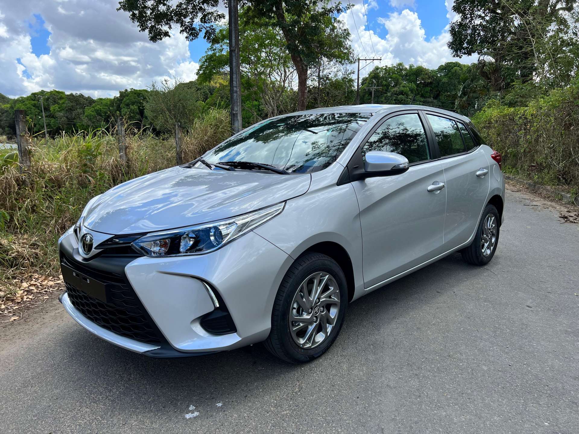 TOYOTA YARIS XS 2024 OU 100.000,00 MIL NO PIX + R$ 50 MIL EM COTAS PREMIADAS SORTEIO 23 DE DEZEMBRO