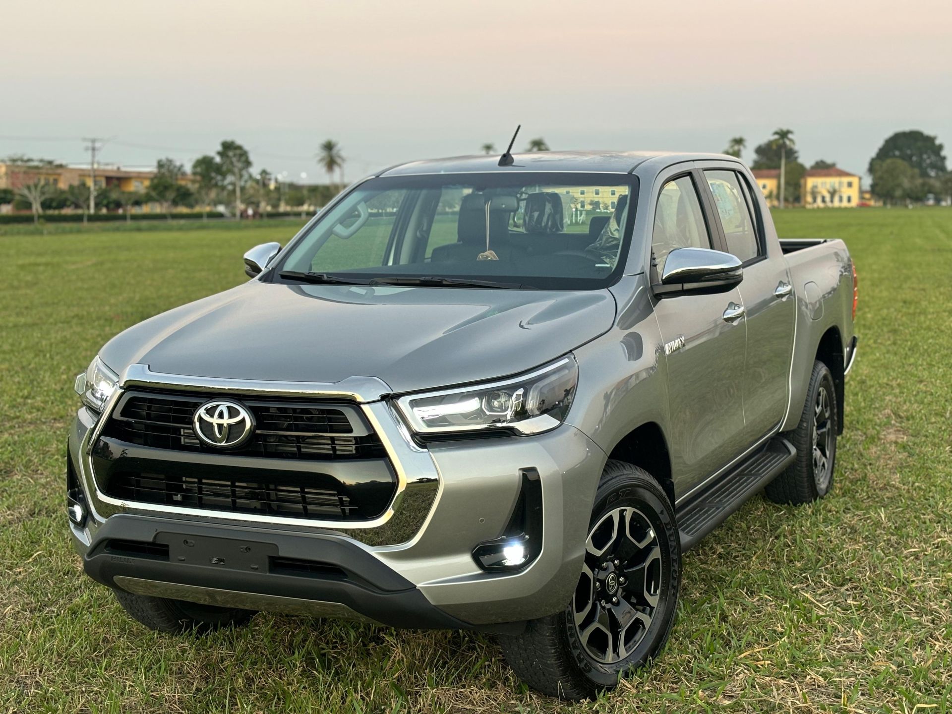 MILHAR : HILUX SRV PRATA PEROLIZADA 2024 OU 250.000,00 MIL SORTEIO 14 DE SETEMBRO 